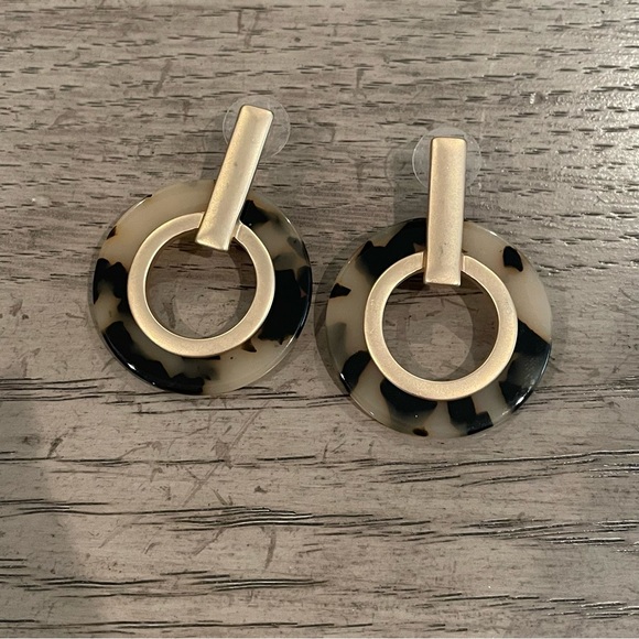 Ann Taylor Tortoise Statement Earrings - Picture 1 of 3